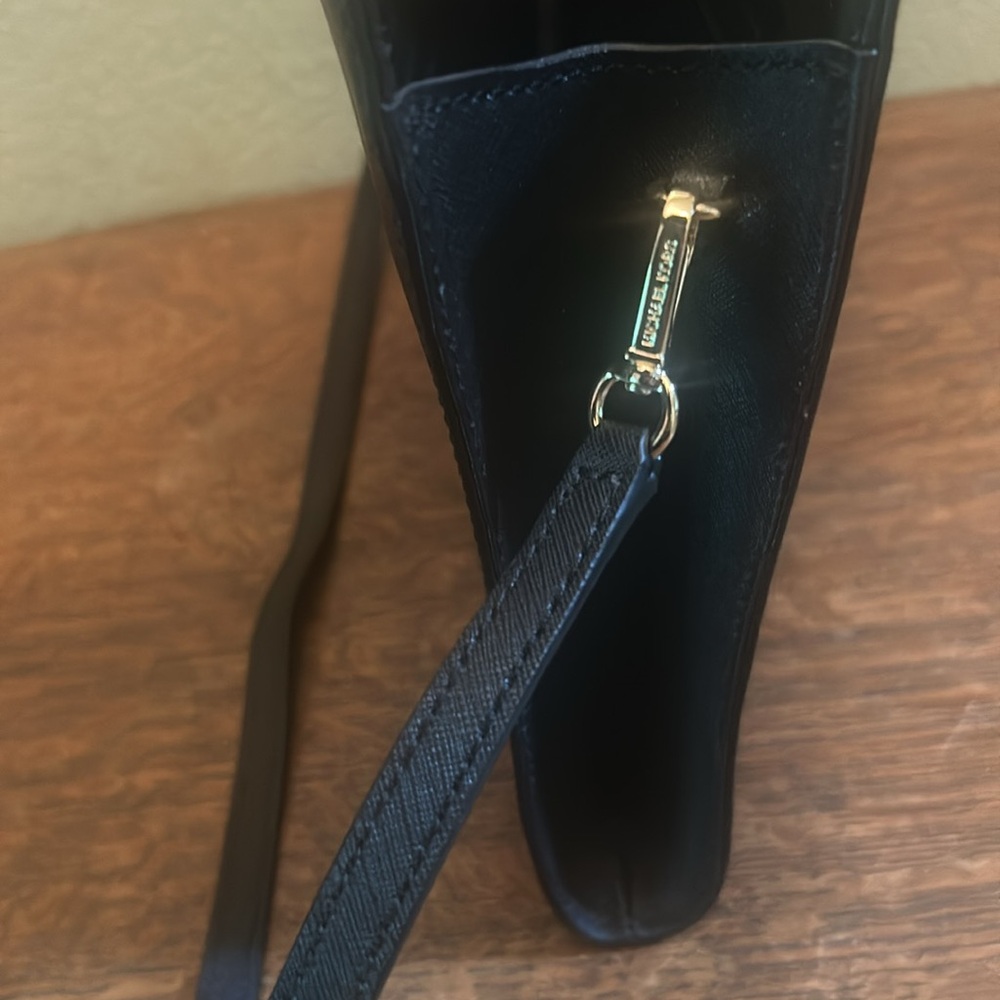 Michael Michael Kors Tilda XL Saffiano Black Leather Clutch/Shoulderbag - Picture 6 of 10